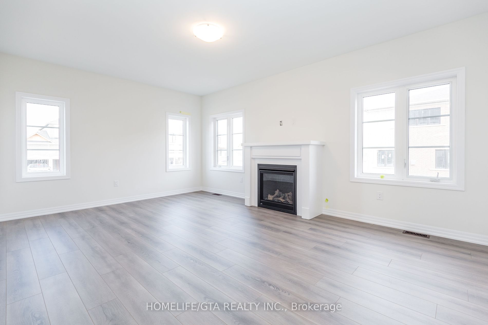 261 Centre St