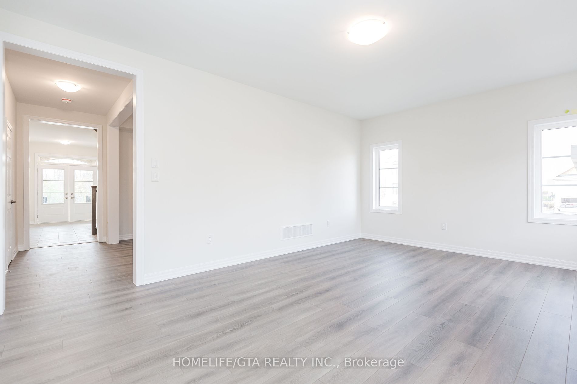 261 Centre St