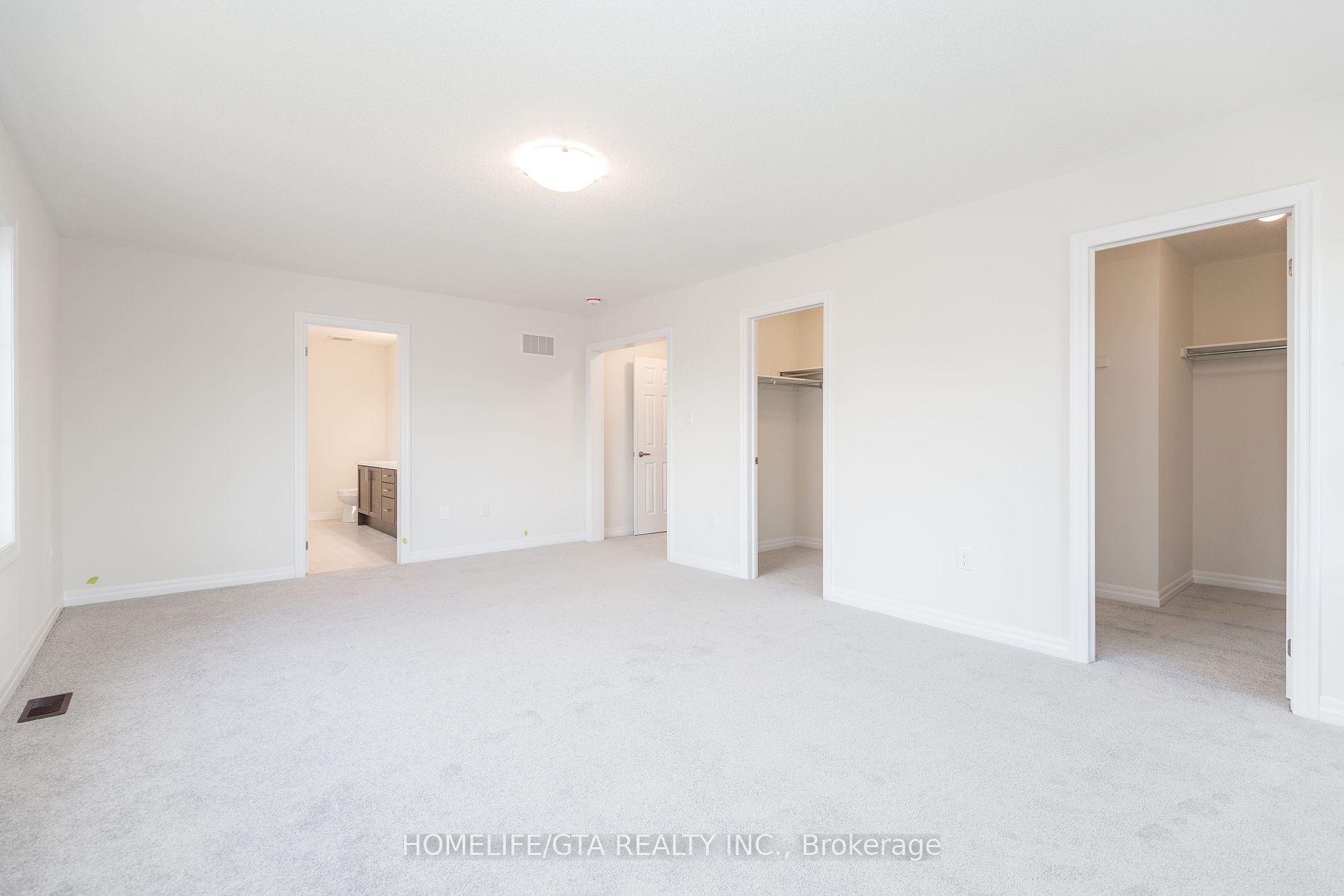 261 Centre St