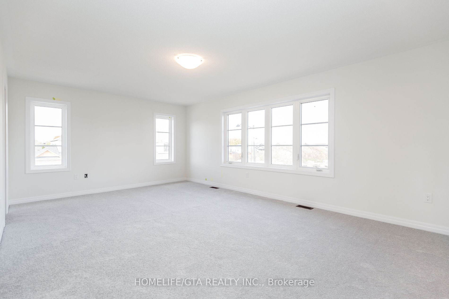 261 Centre St