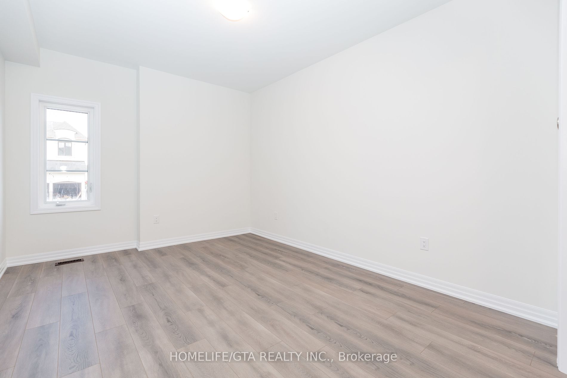 261 Centre St