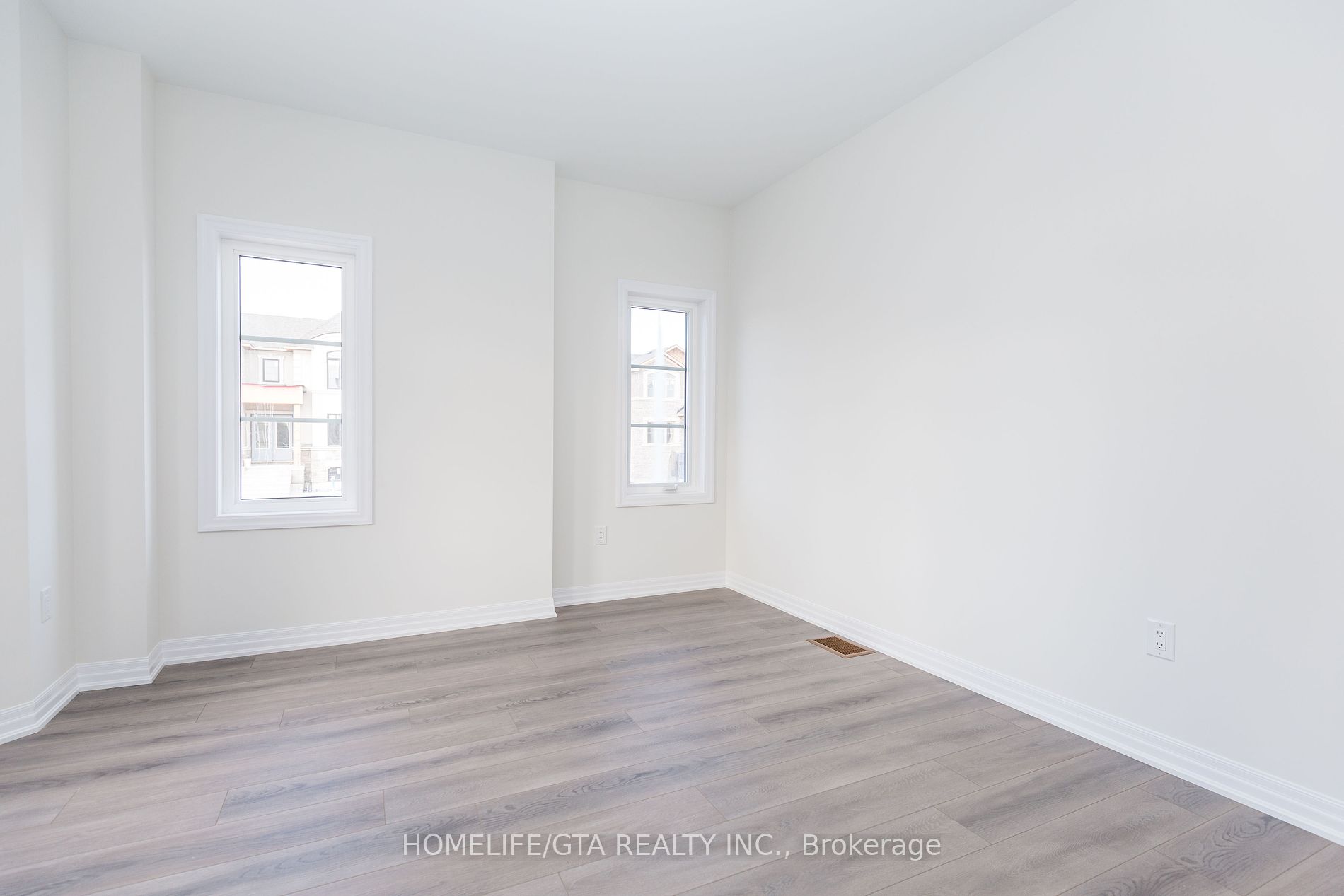 261 Centre St