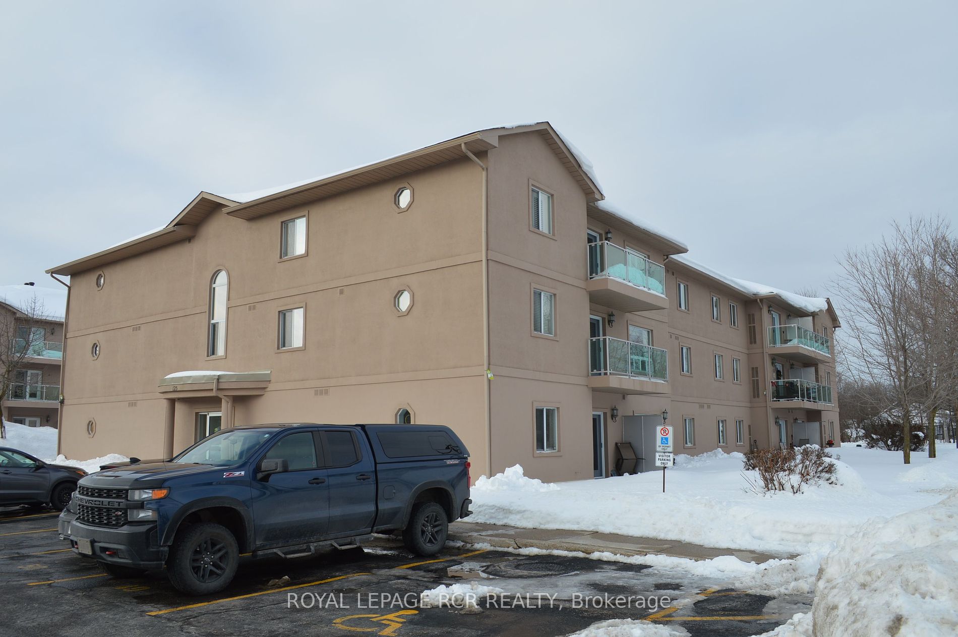 125 Bond St, #201