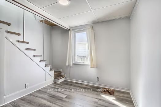 105 John St