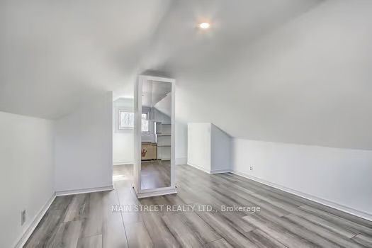 105 John St