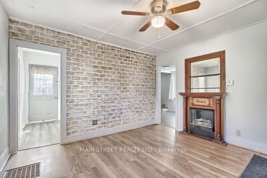 105 John St