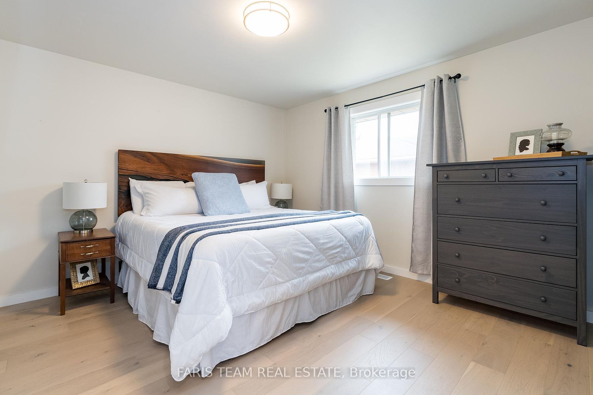 127 Wasaga Sands Drive