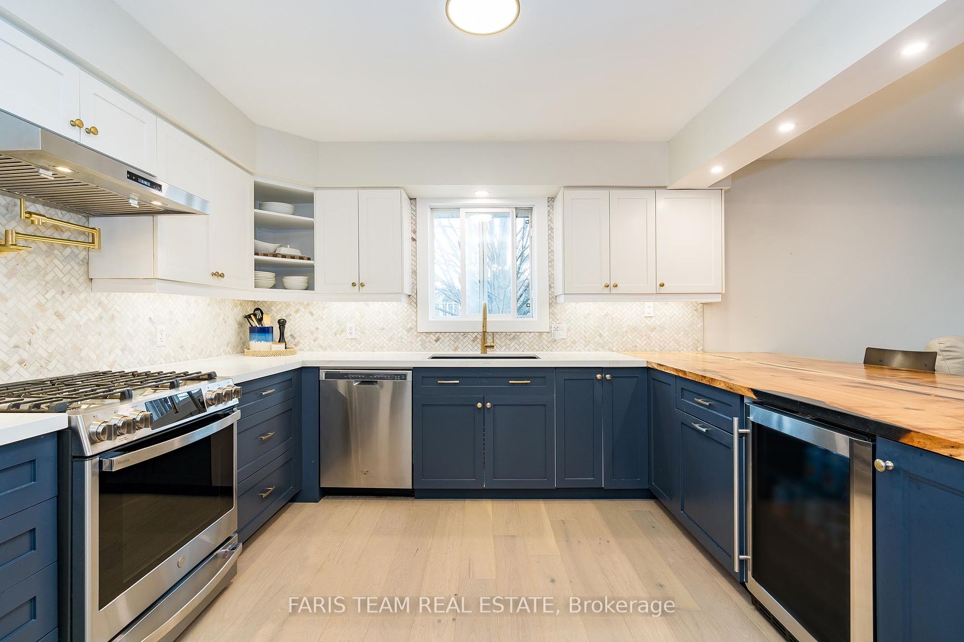 127 Wasaga Sands Drive