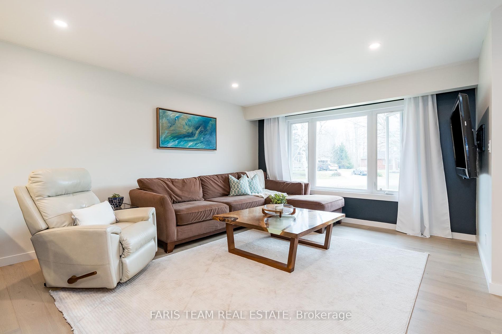 127 Wasaga Sands Drive