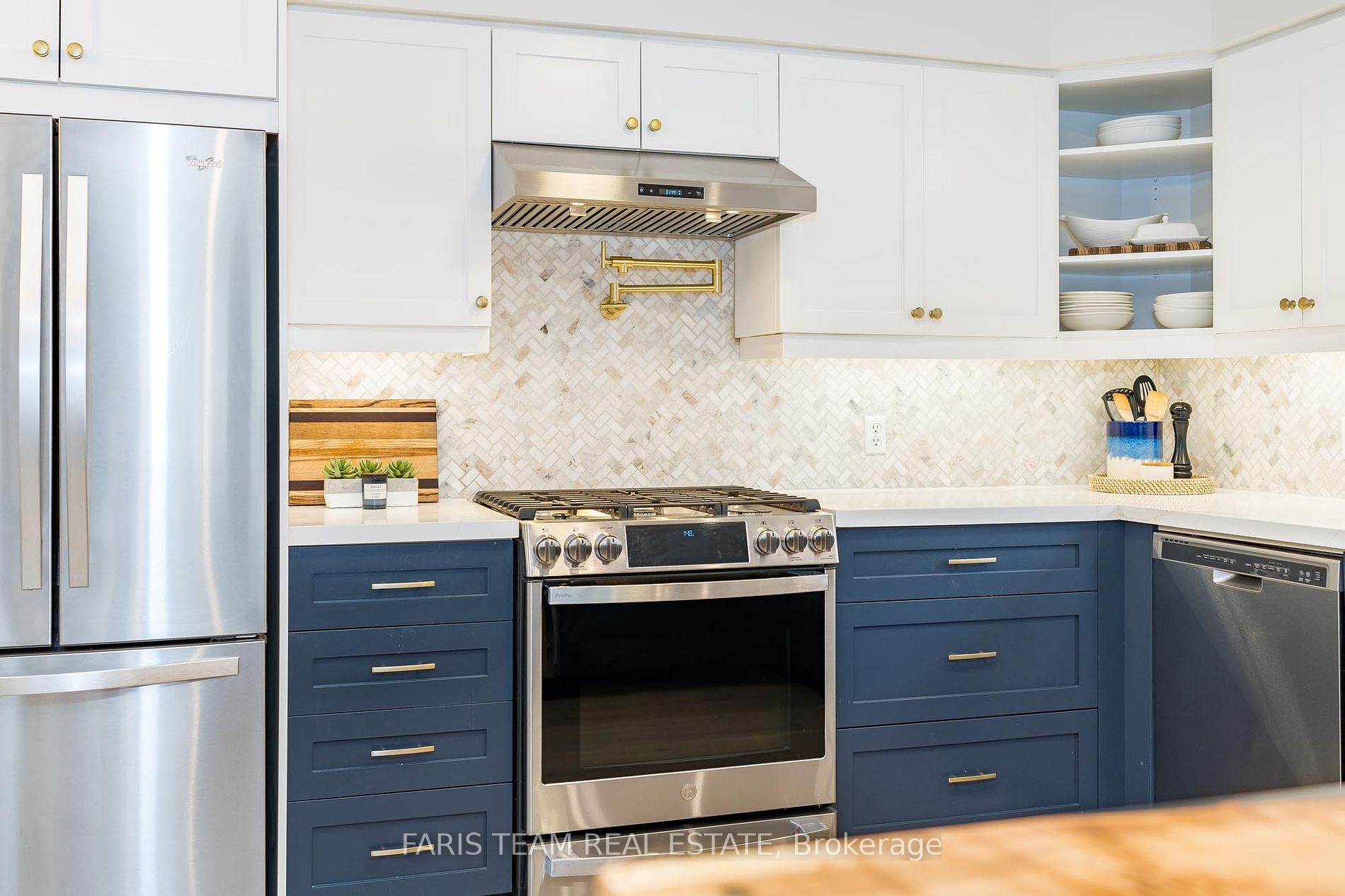 127 Wasaga Sands Drive