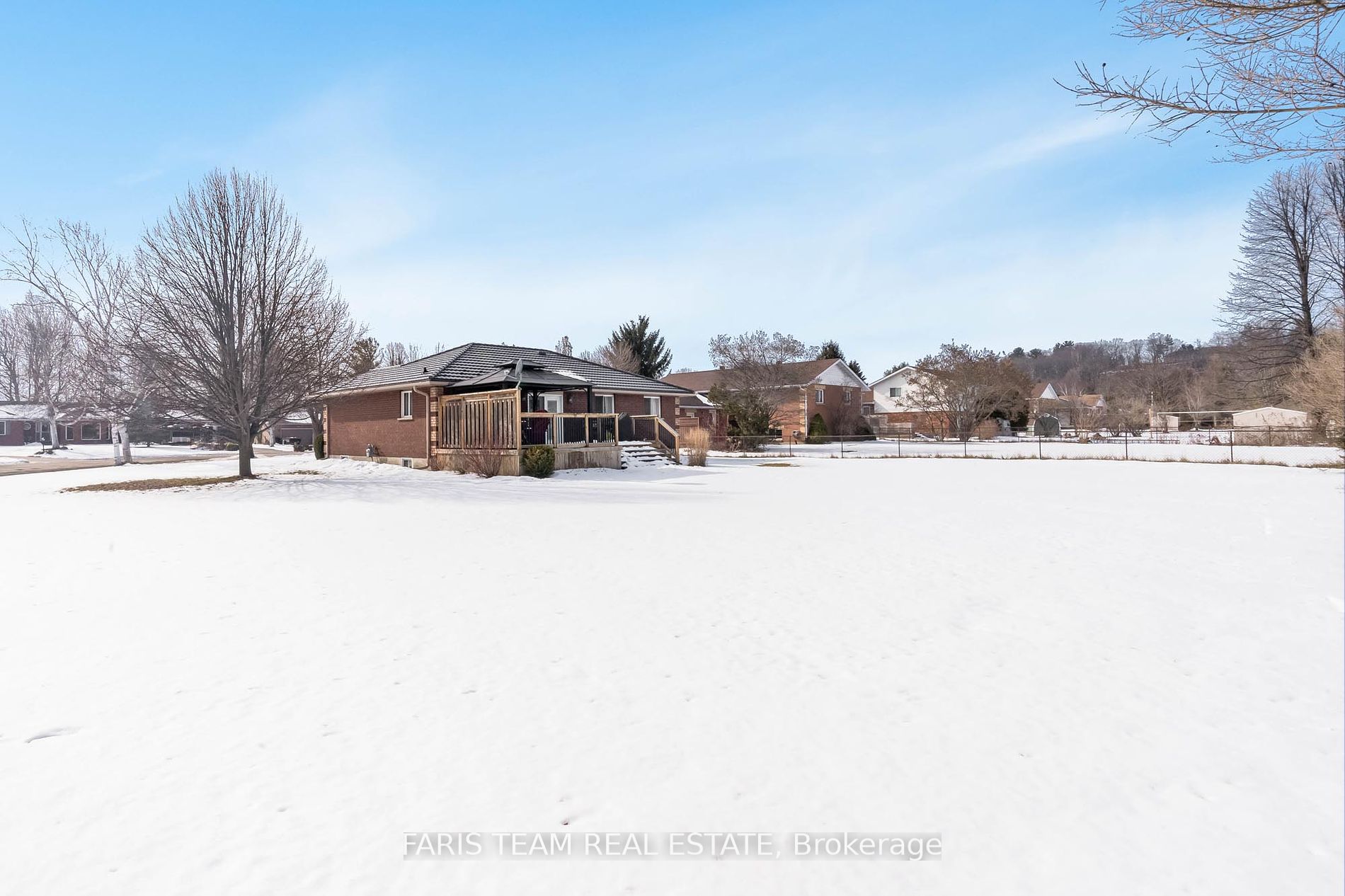 127 Wasaga Sands Drive