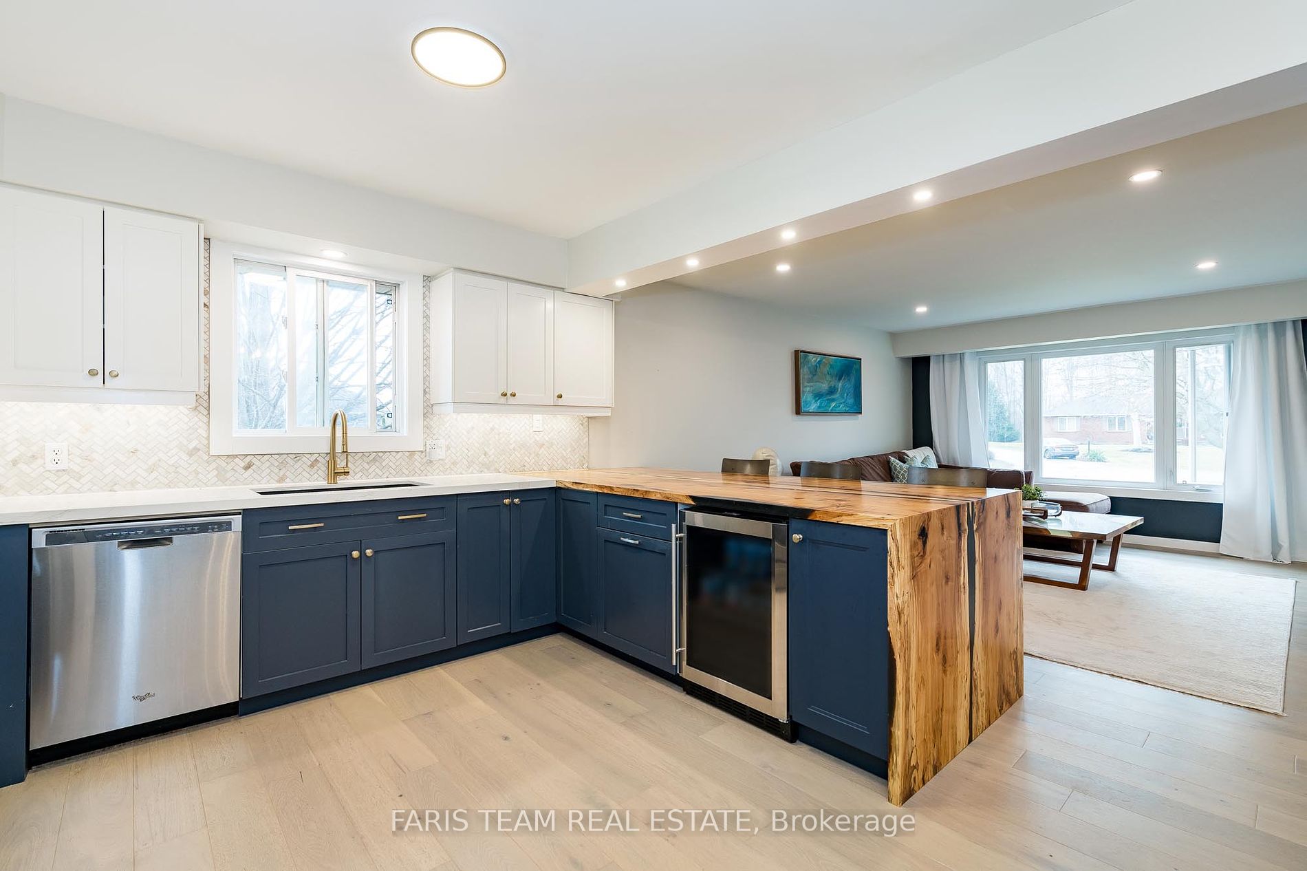 127 Wasaga Sands Drive