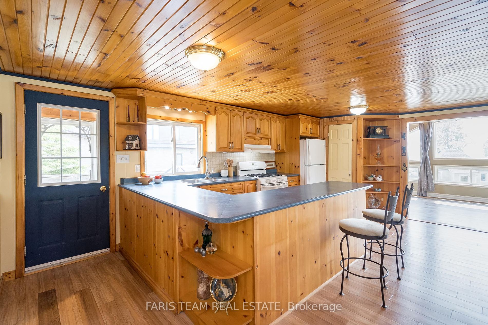 5632 Penetanguishene Rd