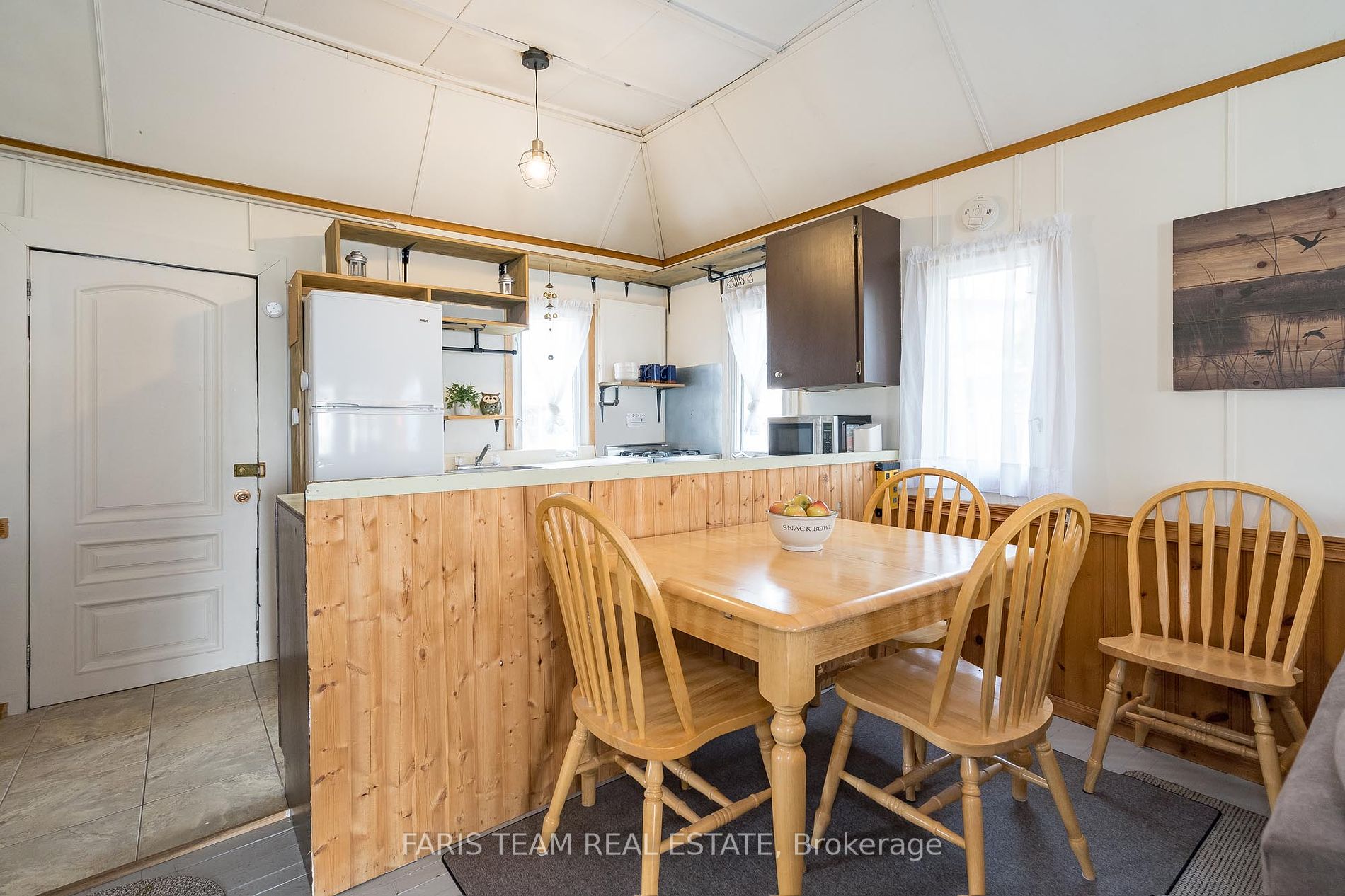 5632 Penetanguishene Rd