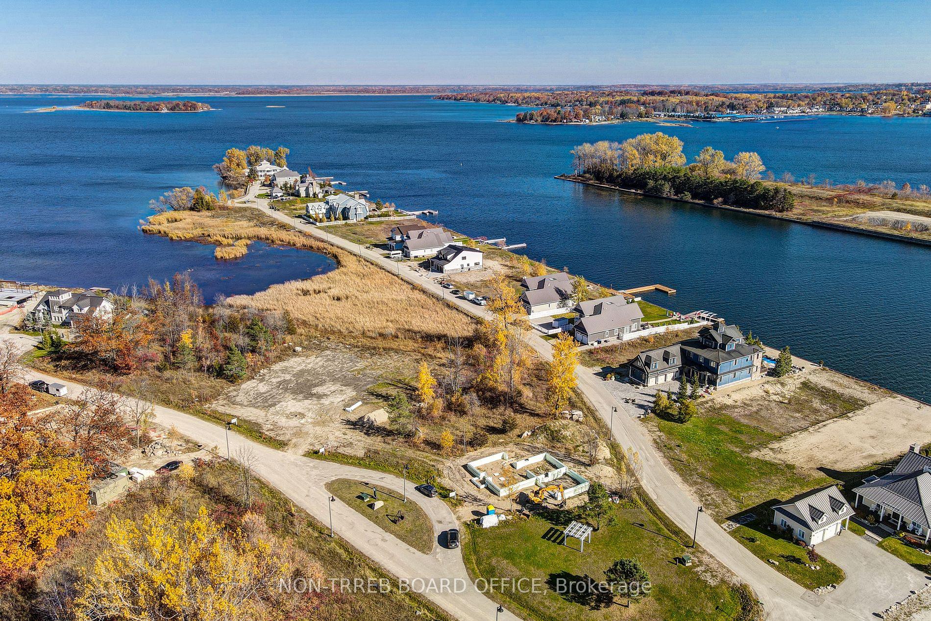 9 Swan Lane, #44