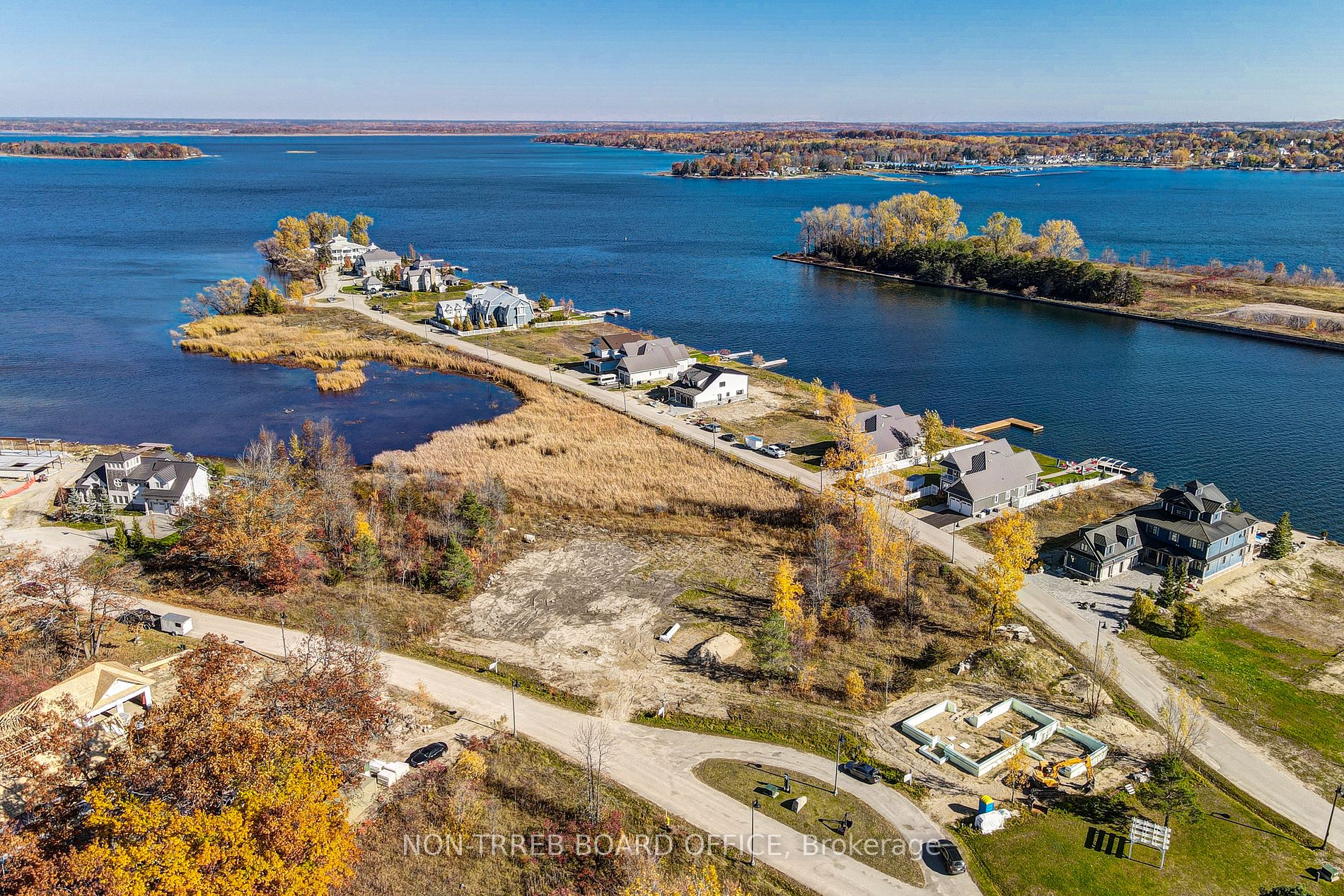 9 Swan Lane, #44