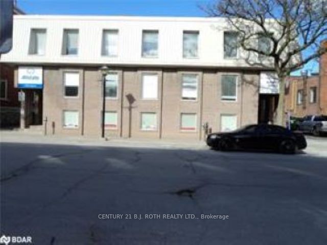 10 Peter St N, #204