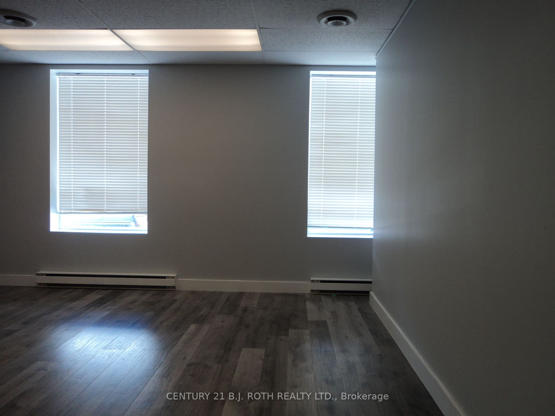 10 Peter St N, #204
