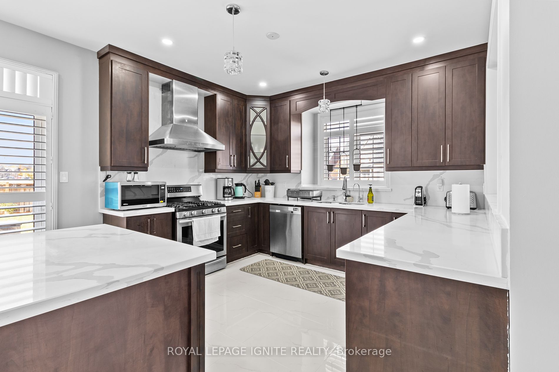 22 Travers Gate