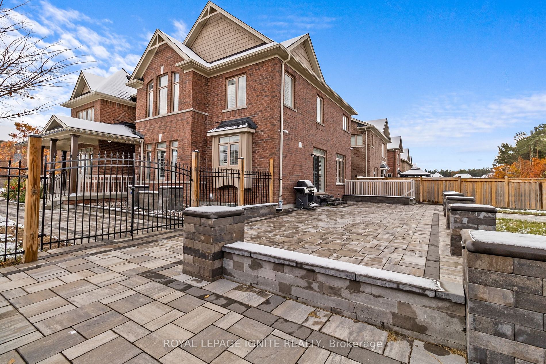 22 Travers Gate