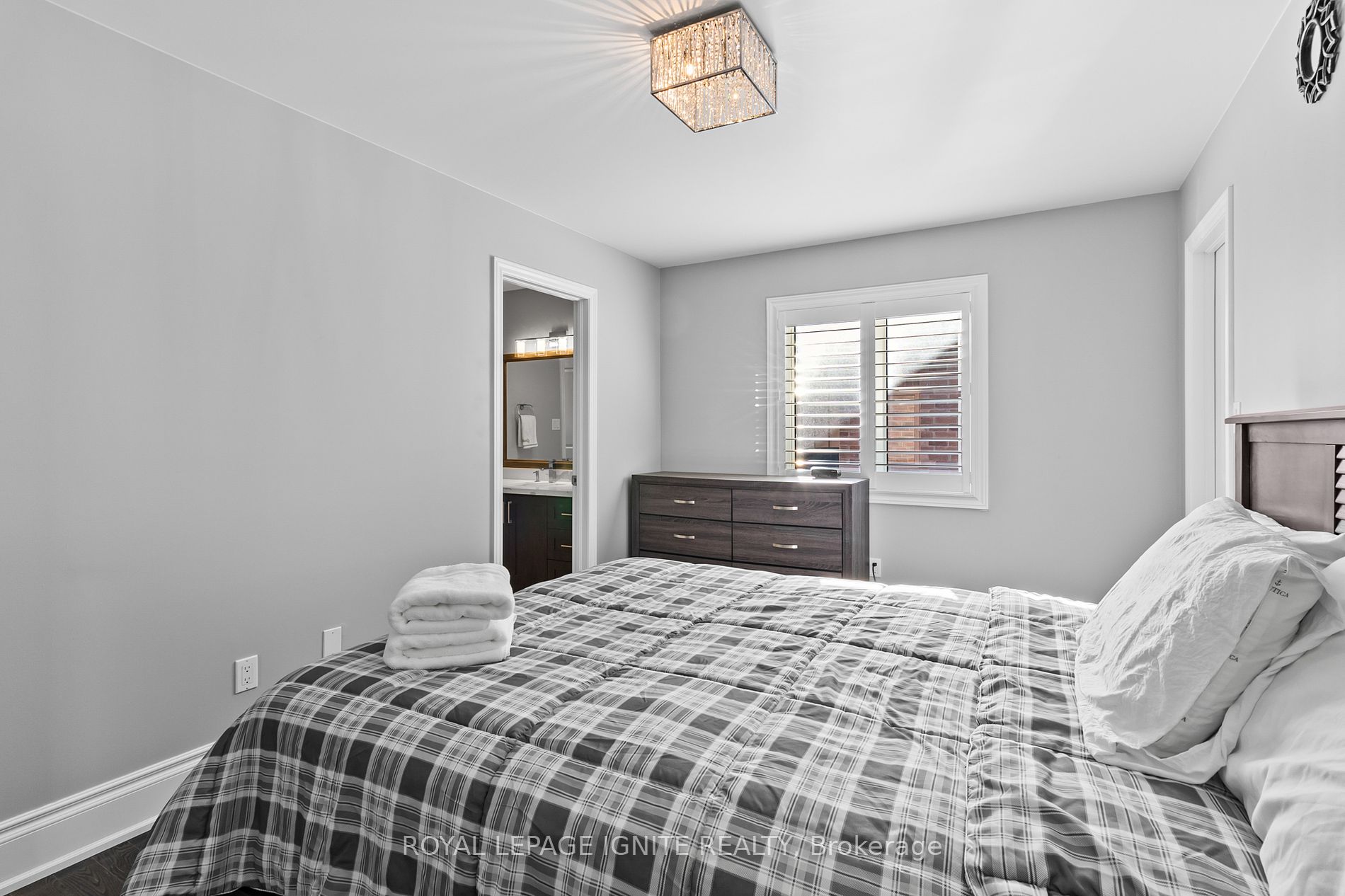 22 Travers Gate