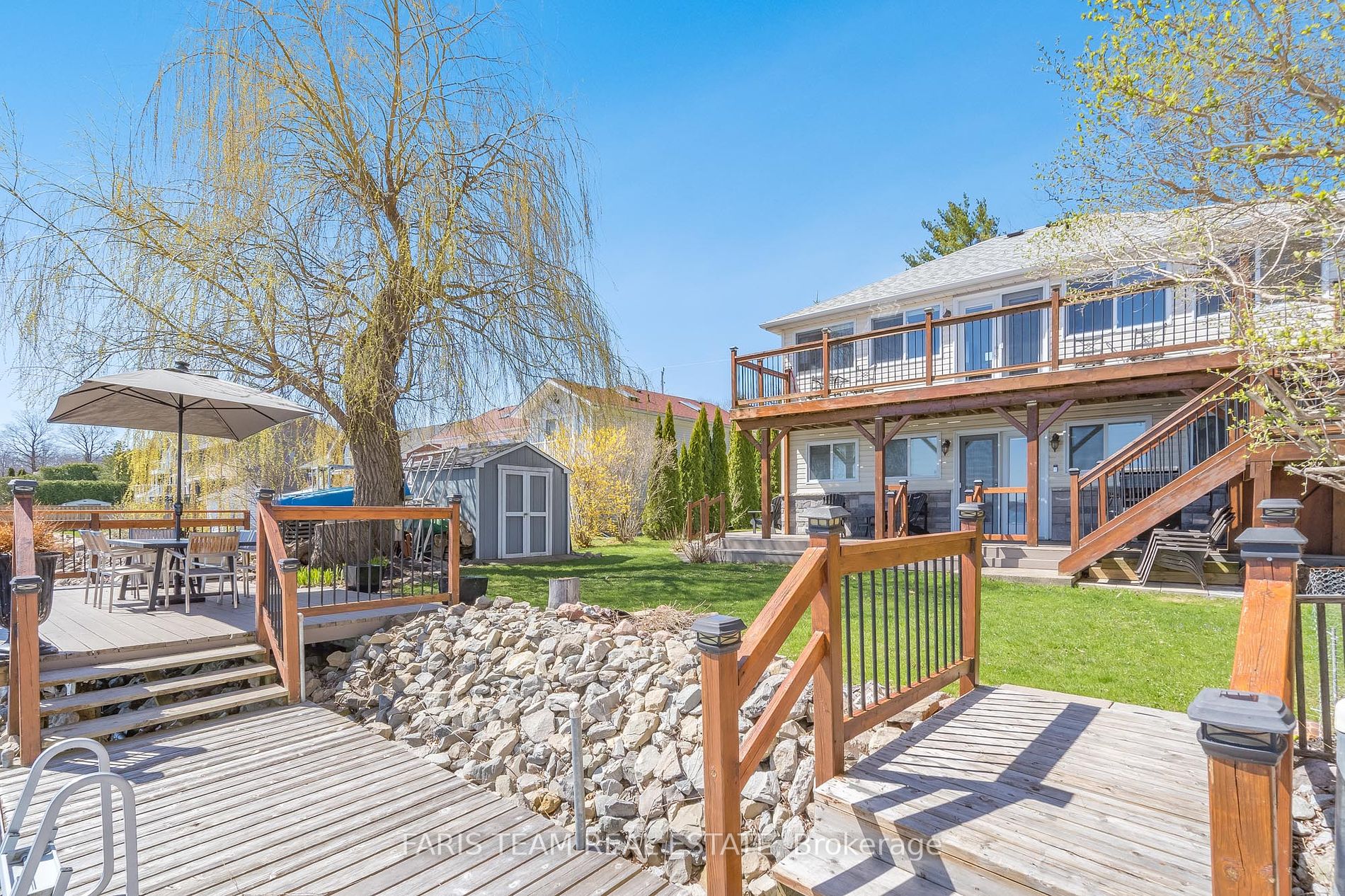 282 Robins Point Road