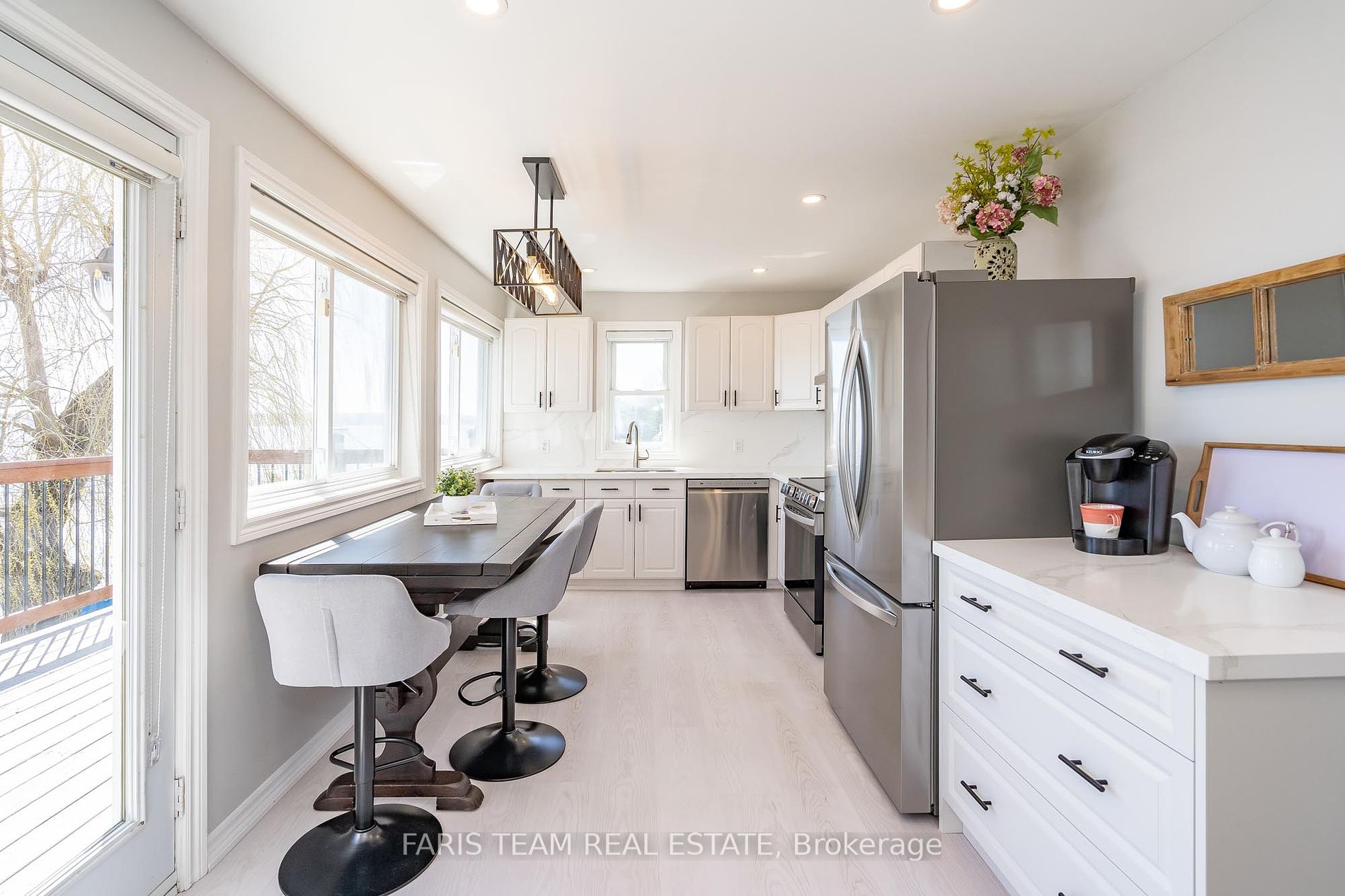 282 Robins Point Road