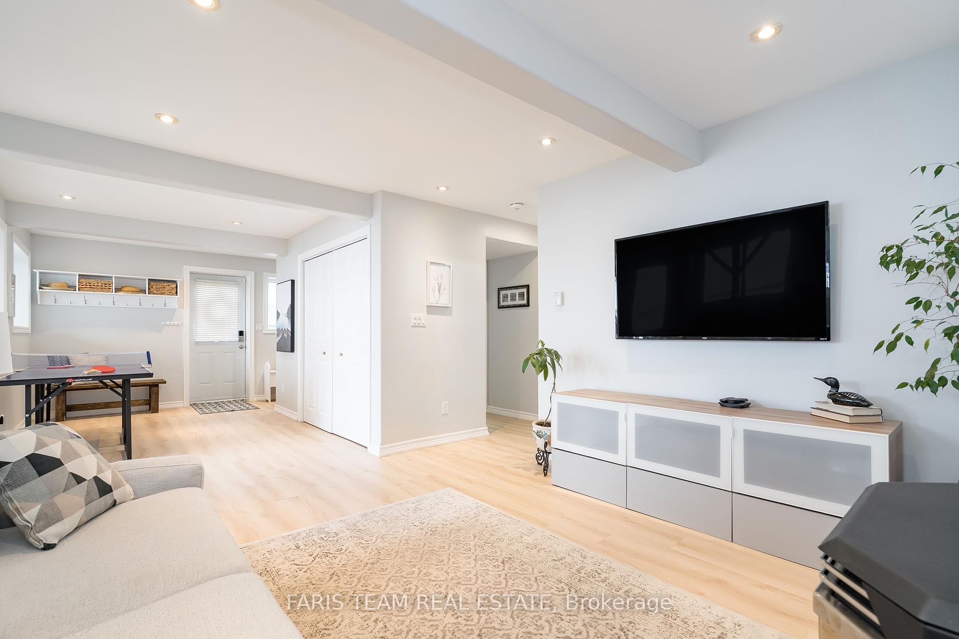 282 Robins Point Road