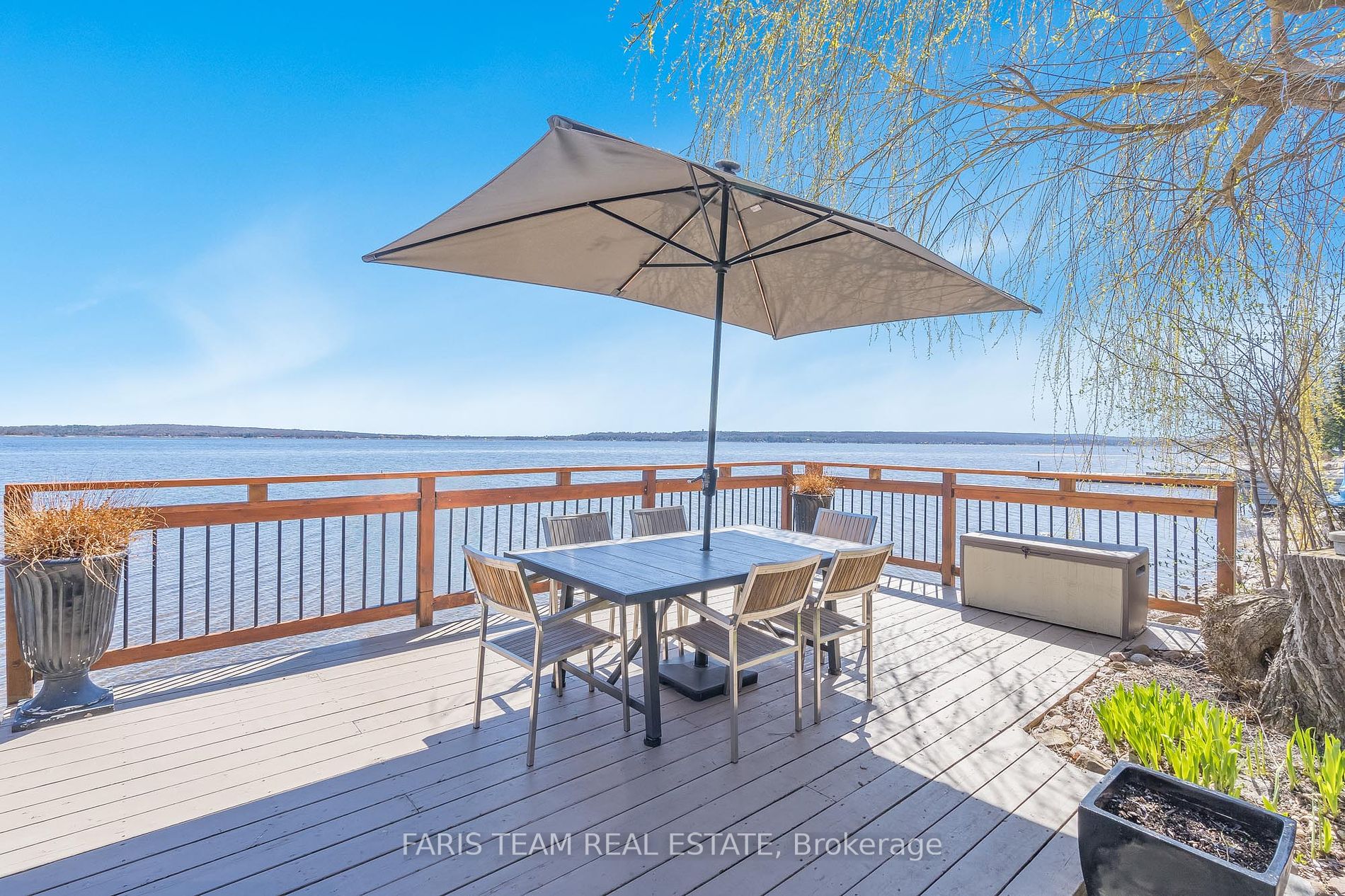 282 Robins Point Road