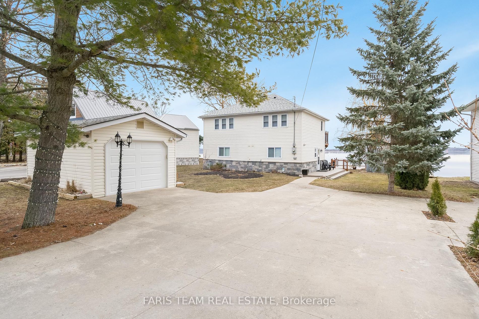282 Robins Point Road
