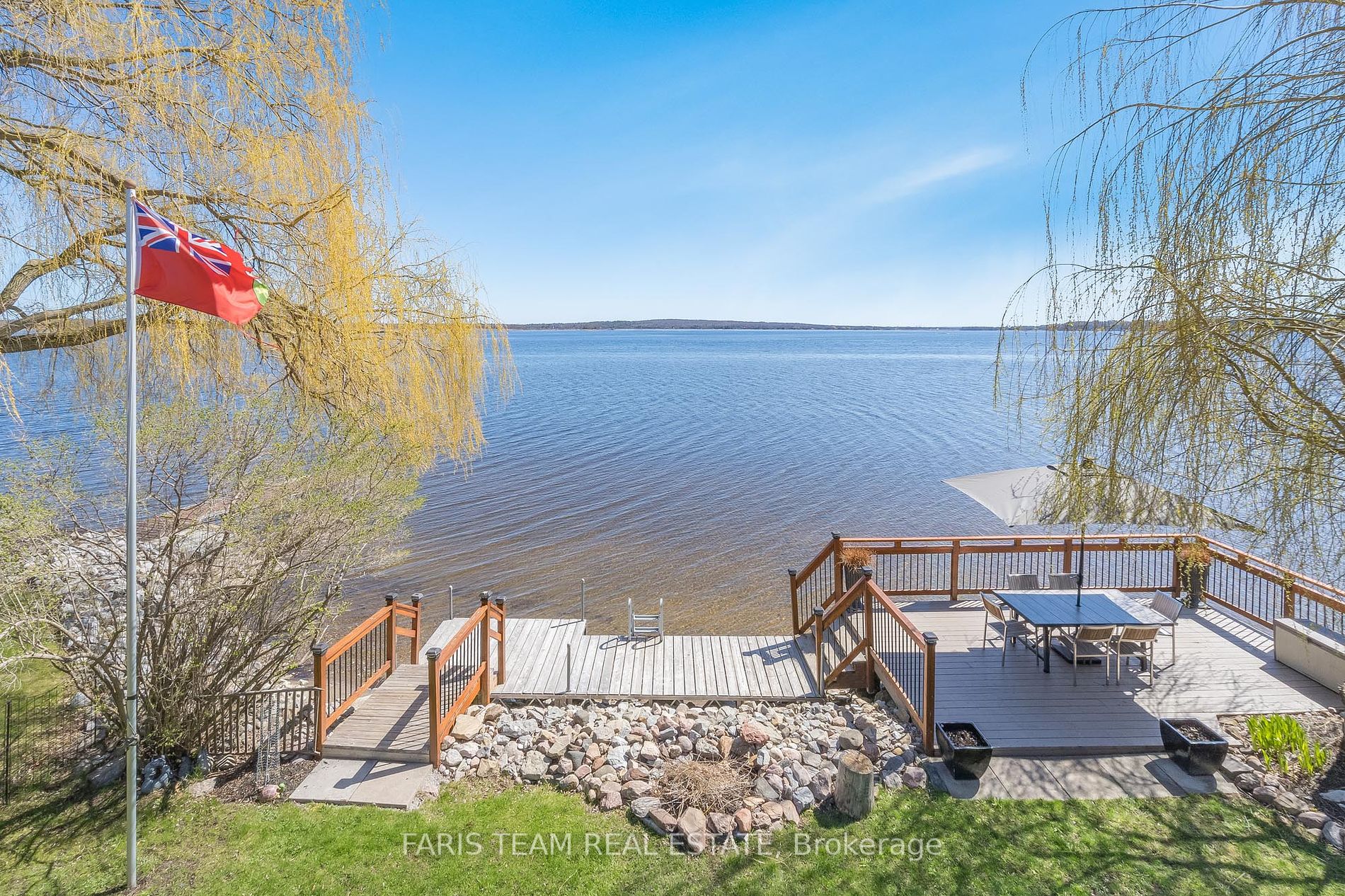 282 Robins Point Road