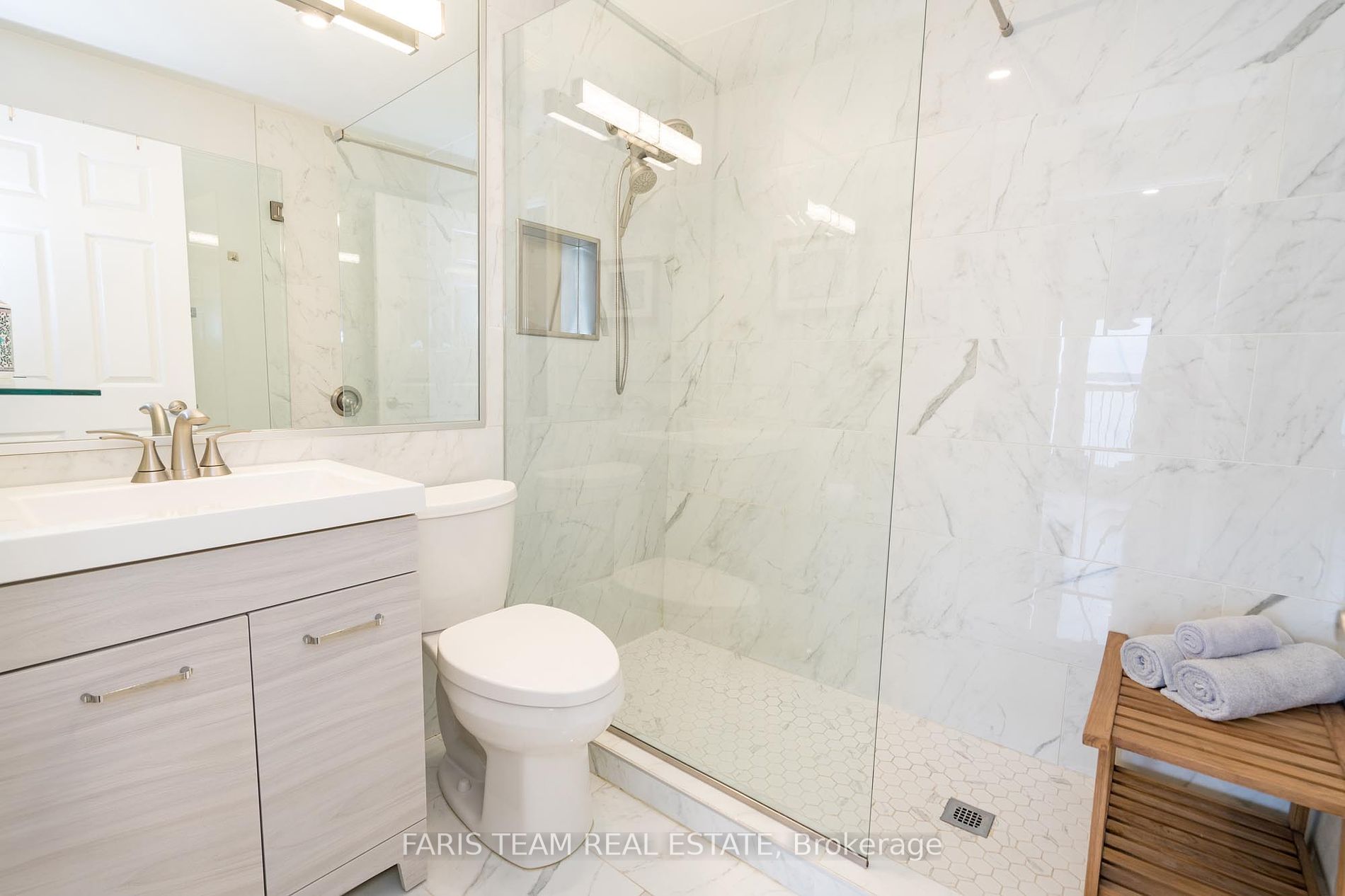 282 Robins Point Road