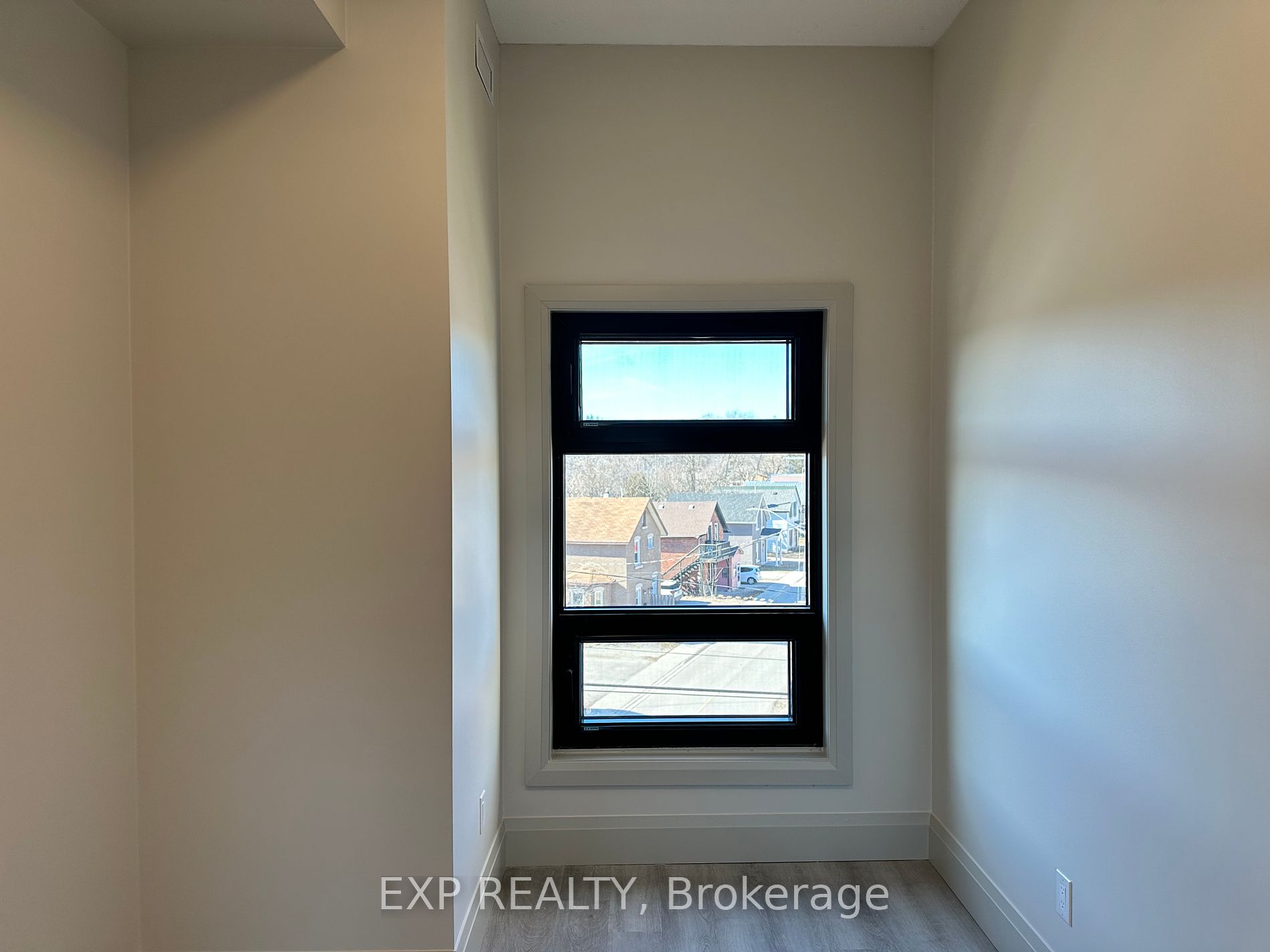 75 Barrie Rd, #402