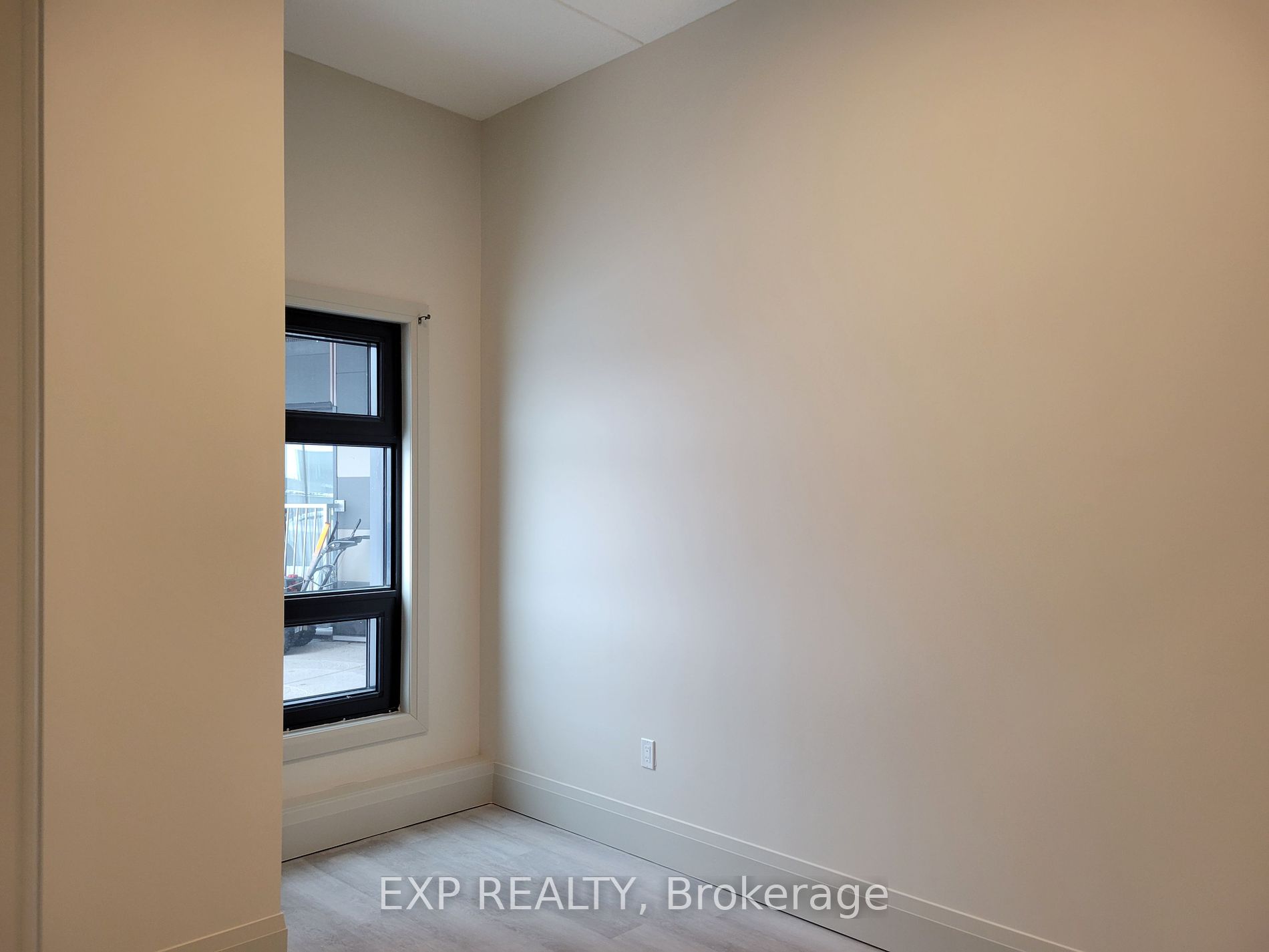 75 Barrie Rd, #402