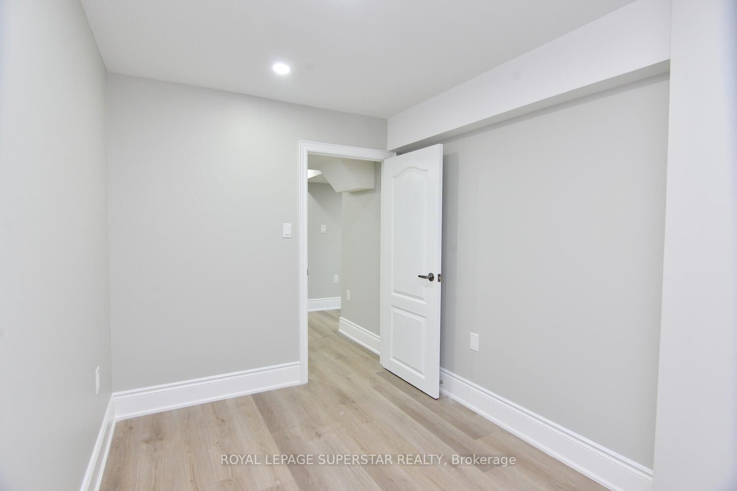 108 Rugman Cres