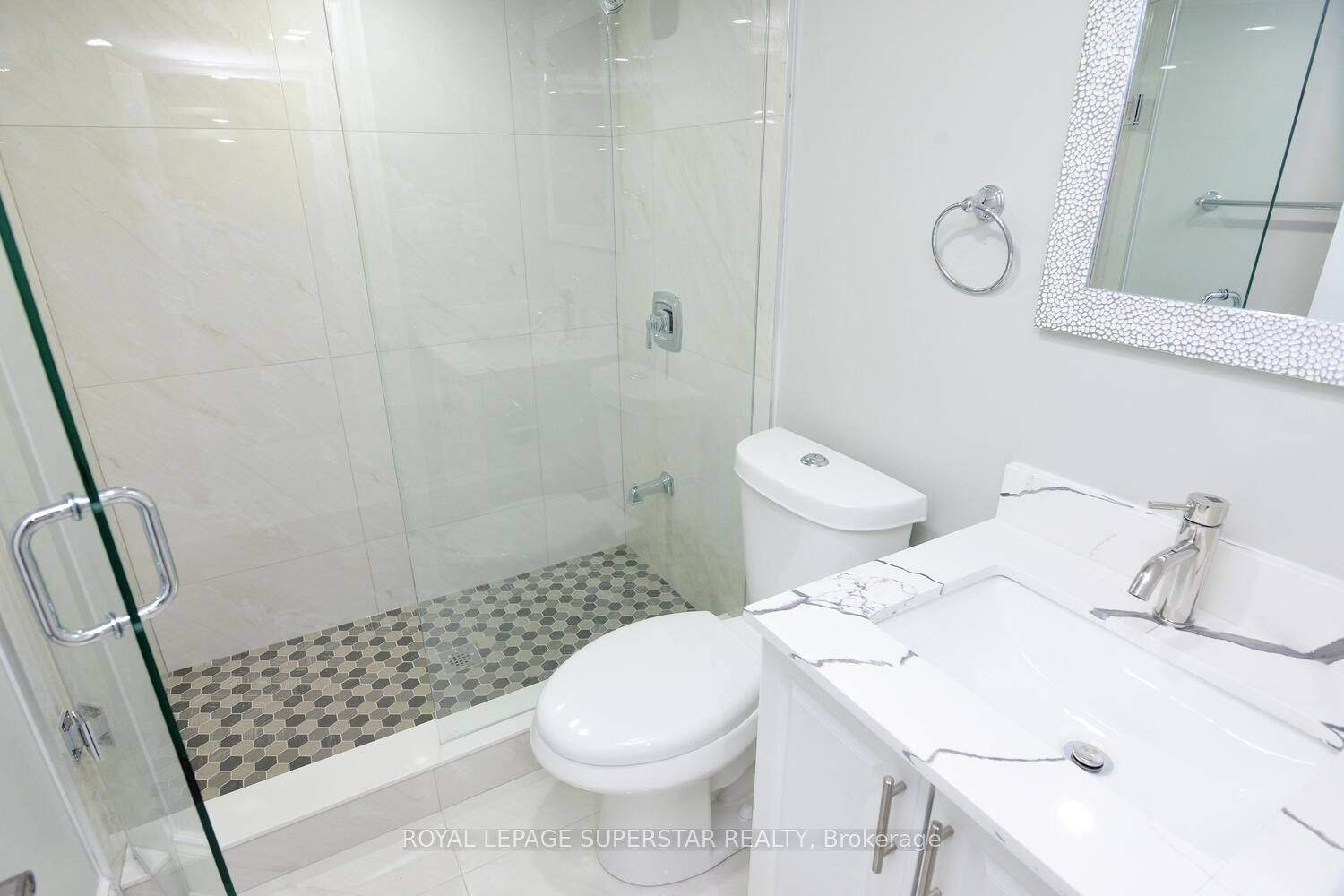 108 Rugman Cres