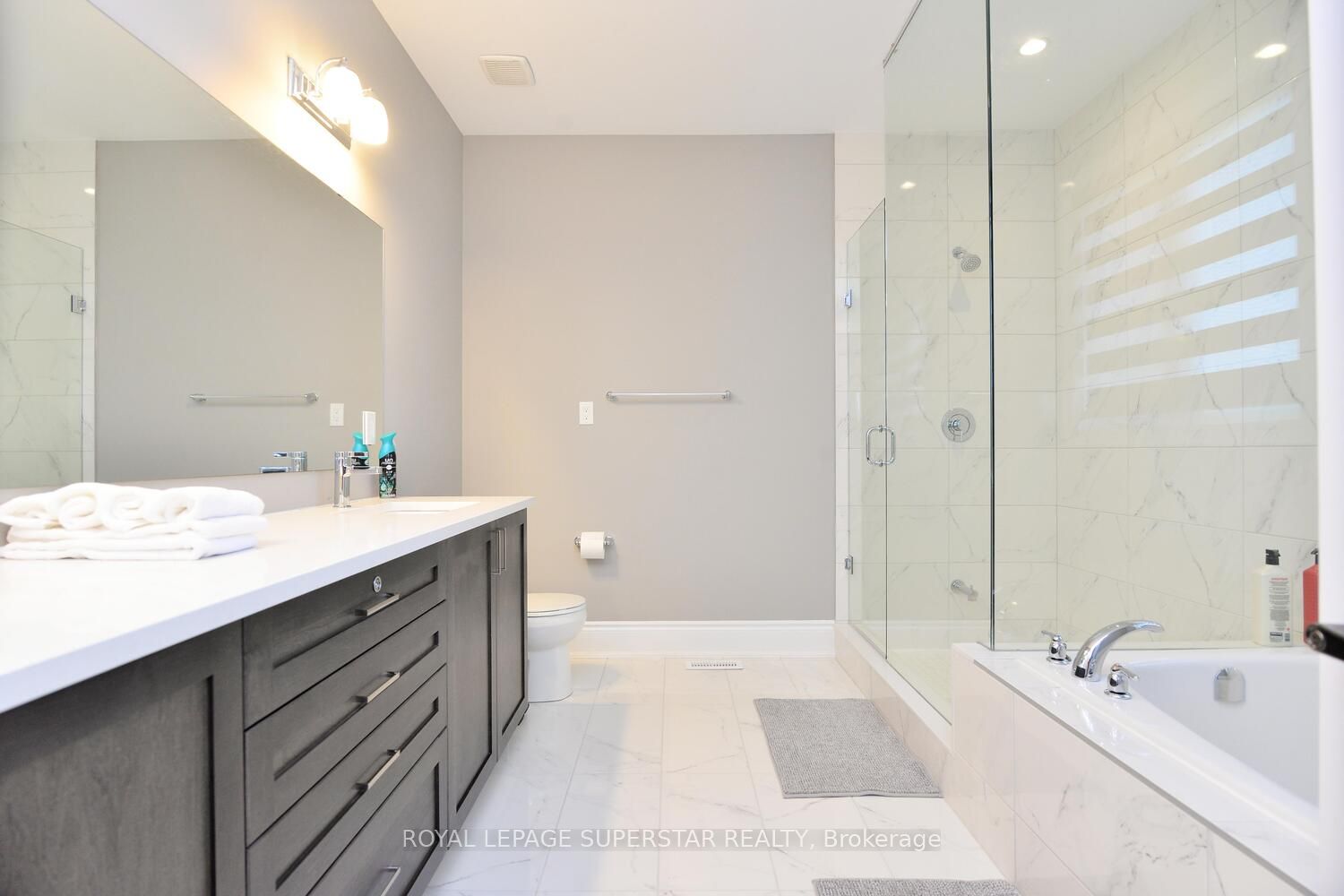 108 Rugman Cres