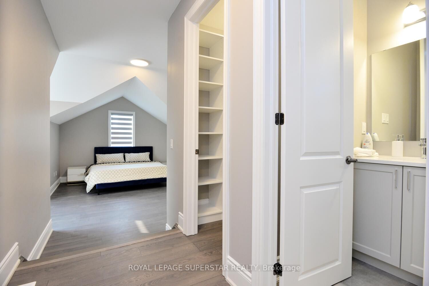 108 Rugman Cres
