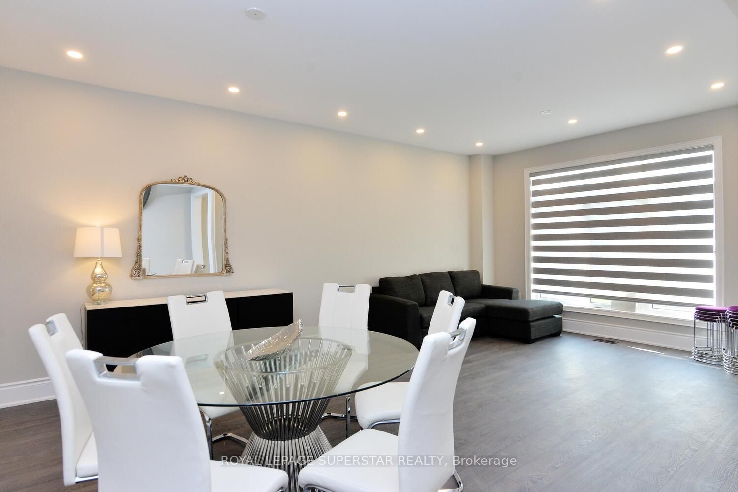 108 Rugman Cres