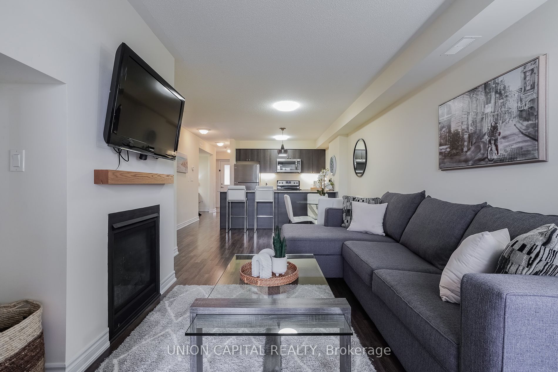 6 Anchorage Cres, #205