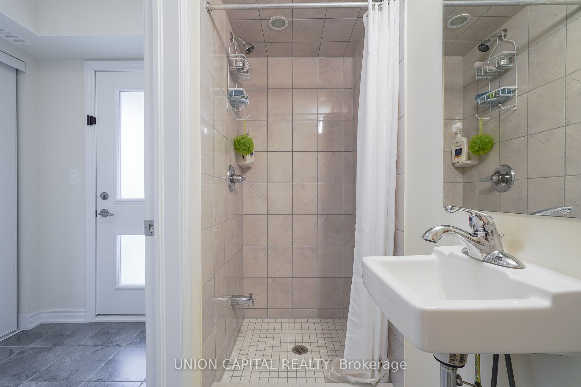 6 Anchorage Cres, #205