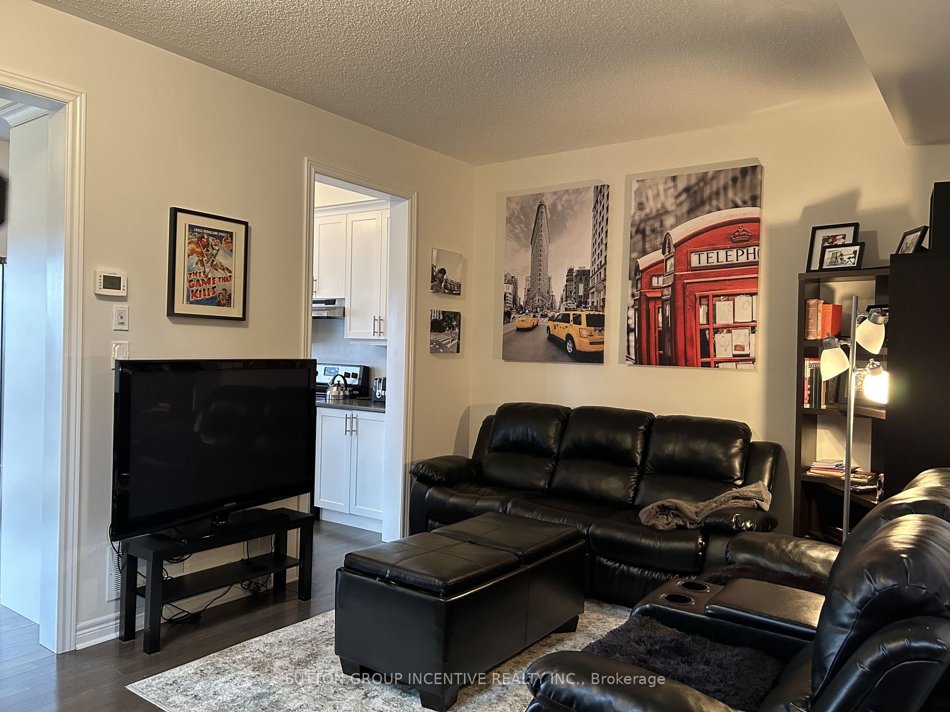 52 Snelgrove Crescent