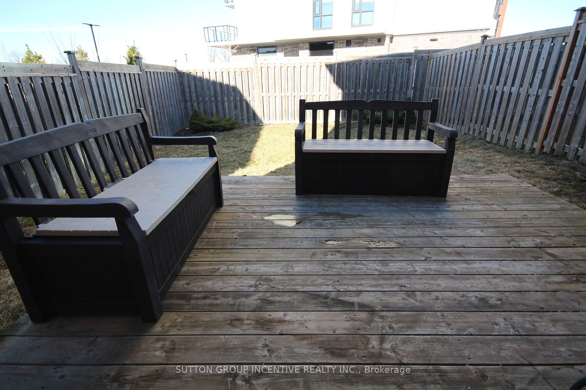 52 Snelgrove Crescent