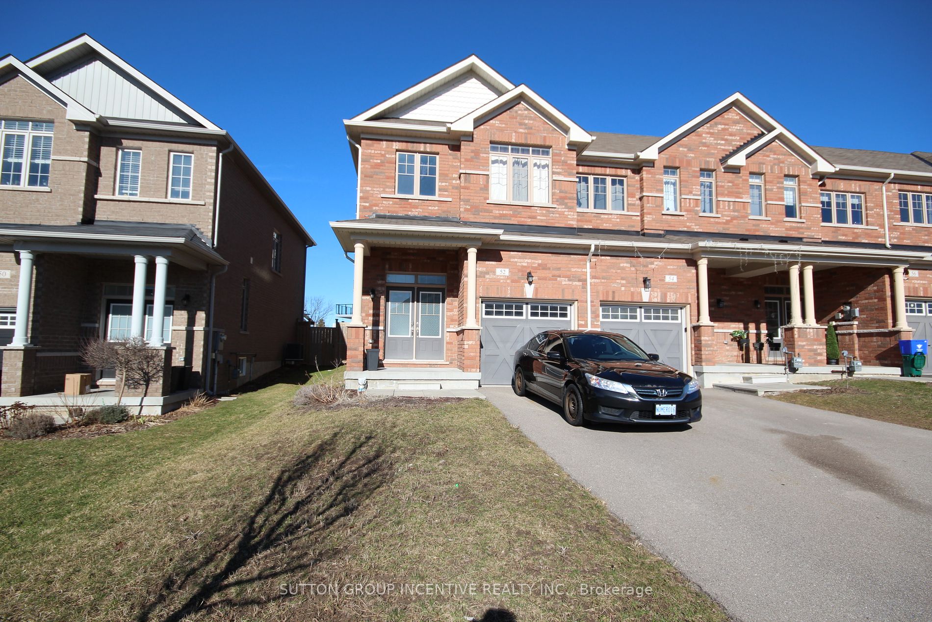 52 Snelgrove Crescent
