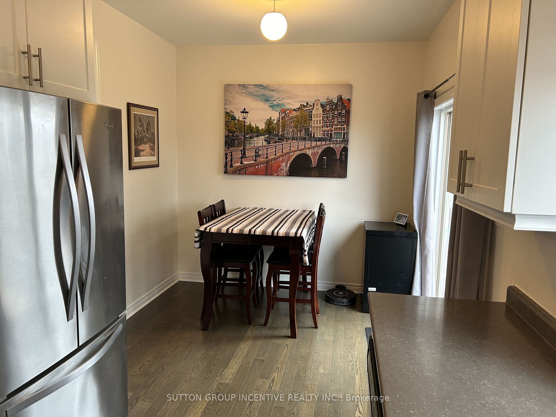 52 Snelgrove Crescent
