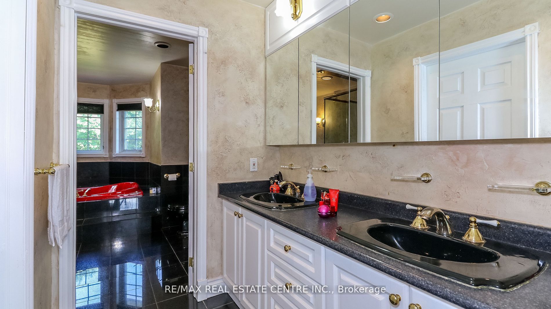 5 Deanna Drive