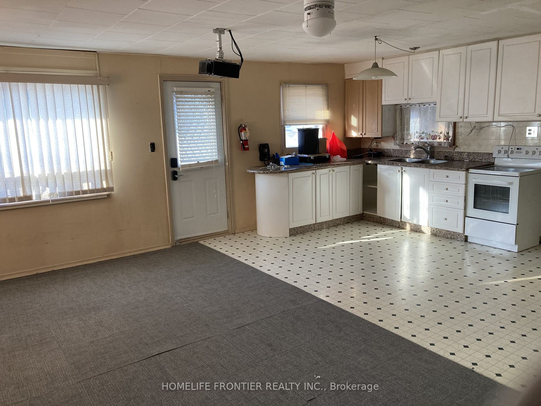 43 Ridge Avenue