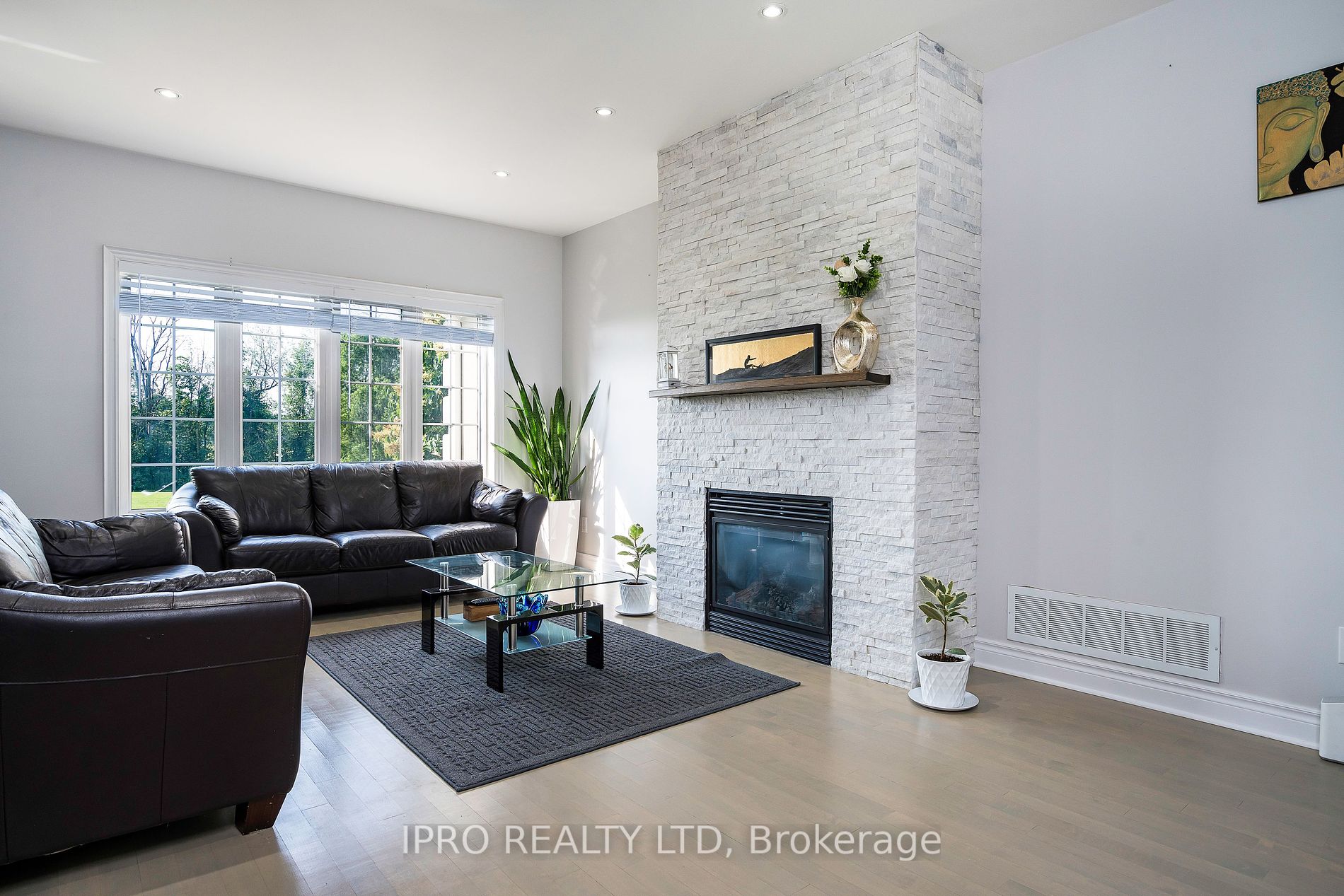 17 Maple Drive