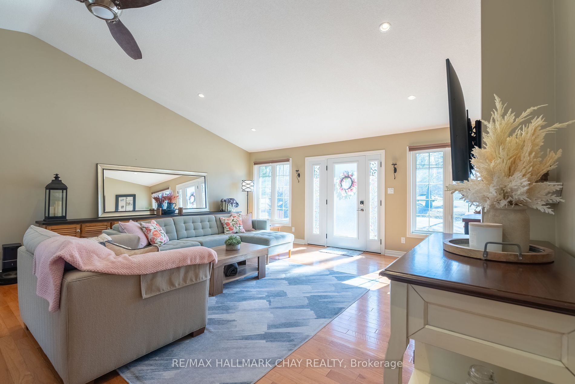 44 Meadows Avenue