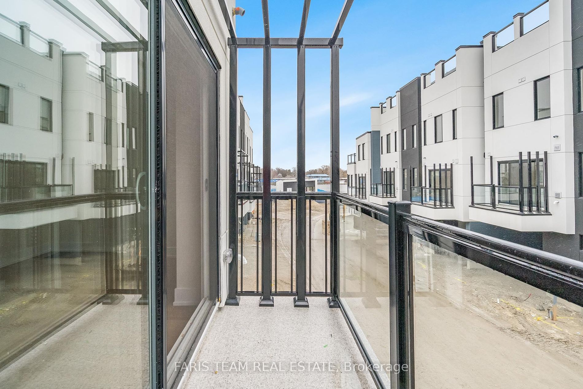 11 Mariners Pier Way